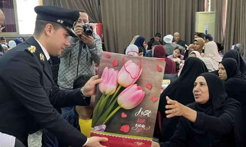 الداخلية تنظم احتفالات لتكريم أسر الشهداء بمناسبة عيد الأم