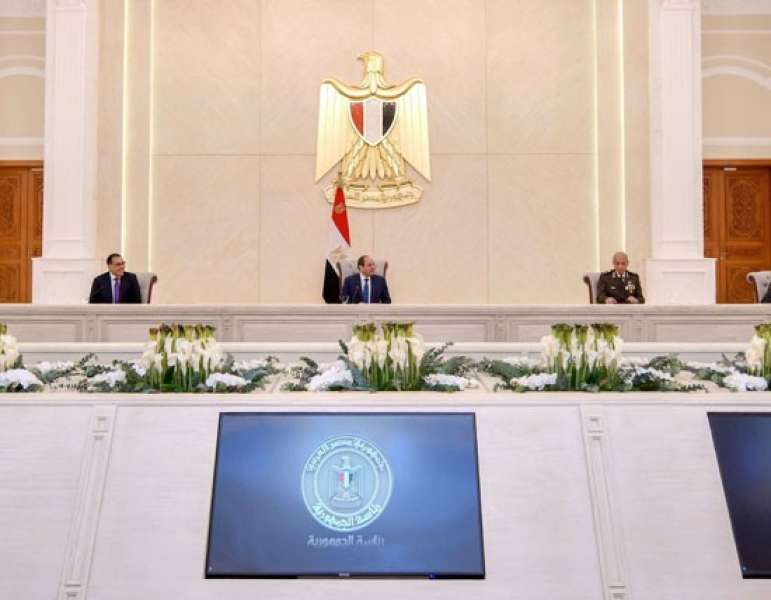 السيسي يبحث مع رئيس الوزراء خطة انتقال الحكومة إلى العاصمة الإدارية