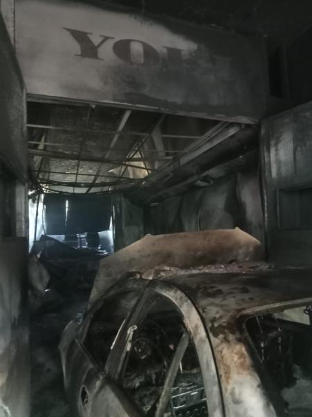 حريق يلتهم مجموعة سيارات بمصنع دوكو بالقليوبية