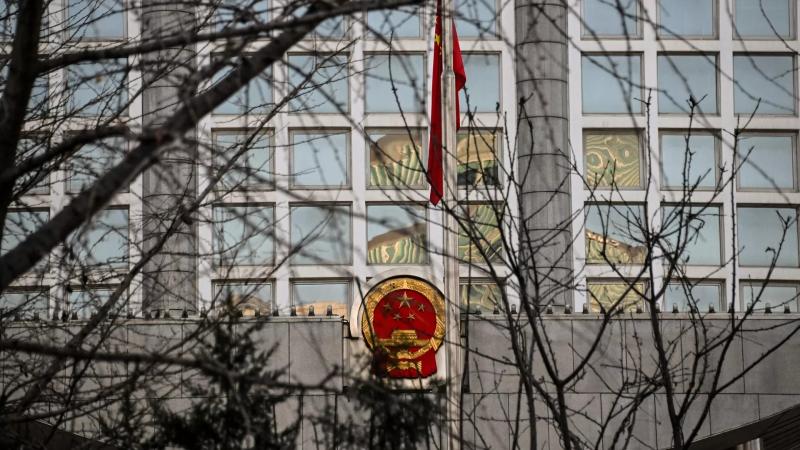 الصين تعلق على دعوة زيلينسكي رئيس البلاد لزيارة كييف