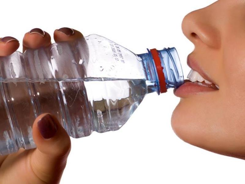 خبيرة تغذية تحذر من كثرة شرب الماء أثناء وجبة السحور