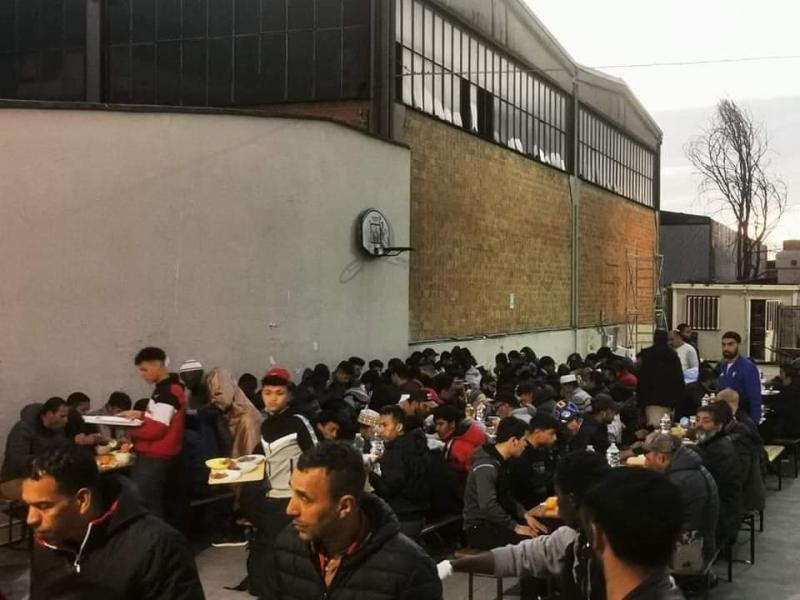 إفطار جماعي في ميلانو_مصدر الصورة_سوشيال