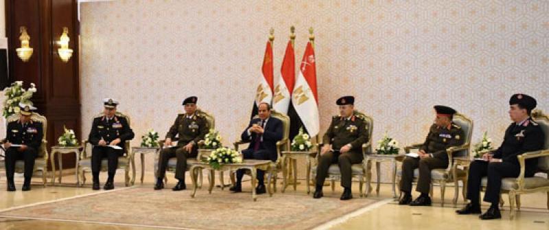 الرئيس السيسي يلتقي كبار قادة القوات المسلحة في ذكرى نصر العاشر من رمضان