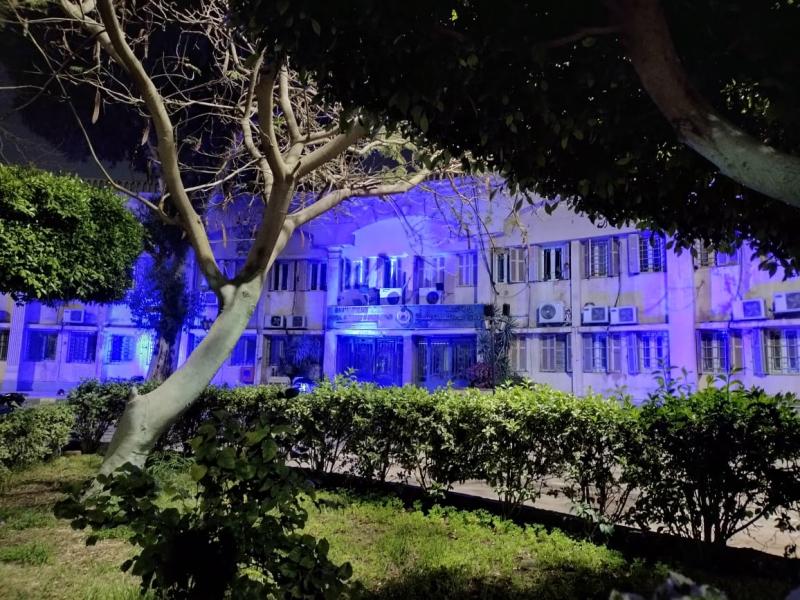 إضاءة المستشفيات باللون الأزرق احتفالا باليوم العالمي للتوحد 