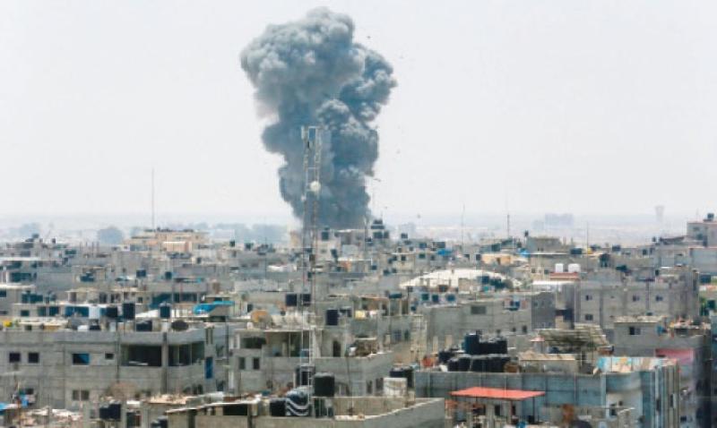 عاجل | بالمدفعية والطائرات.. قصف إسرائيلي على قطاع غزة عقب اقتحام الأقصى