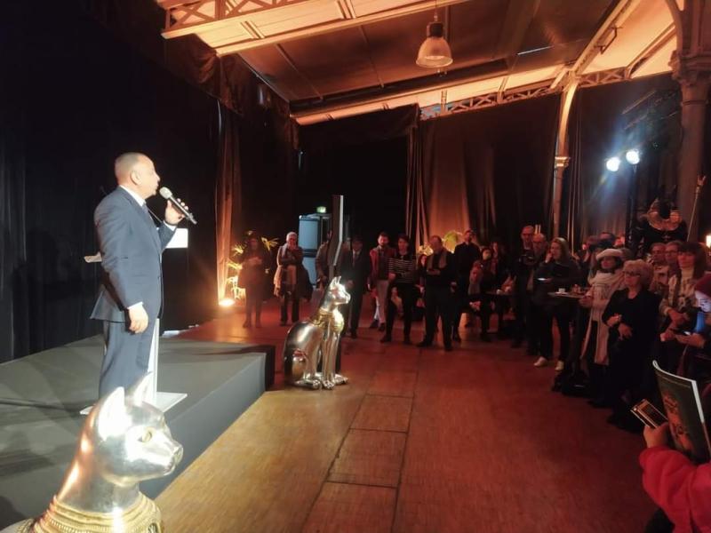 تفاصيل زيارة وزير السياحة والآثار لمعرض «رمسيس وذهب الفراعنة» في باريس