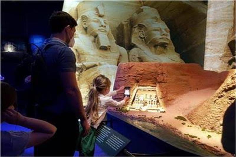 معرض للآثار المصرية بفرنسا