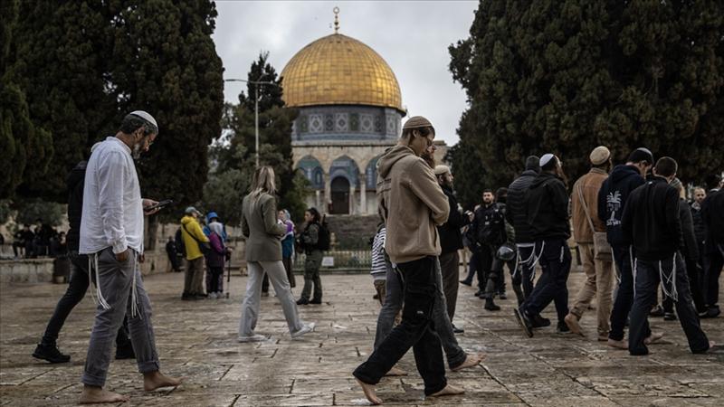 نتنياهو يمنع دخول اليهود المتعصبين إلى المسجد الأقصى