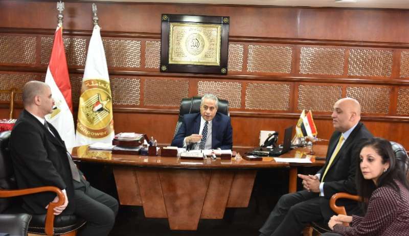 وزير القوى العاملة: دراسة مُقترح بإرسال عِمالة مُدربة للعمل في الخارج.. صور