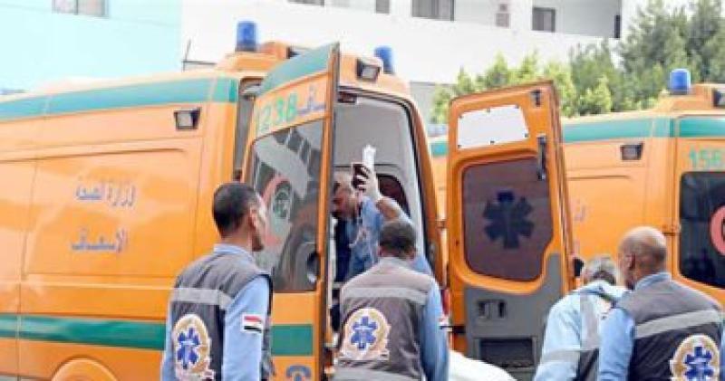 مصرع وإصابة 12 شخص في حادث تصادم سيارتين على طريق مصر الإسماعيلية الصحراوي