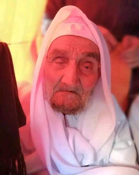 عمره 100 عام.. قصة أكبر معتمر مصري توفي أمام الكعبة في رمضان