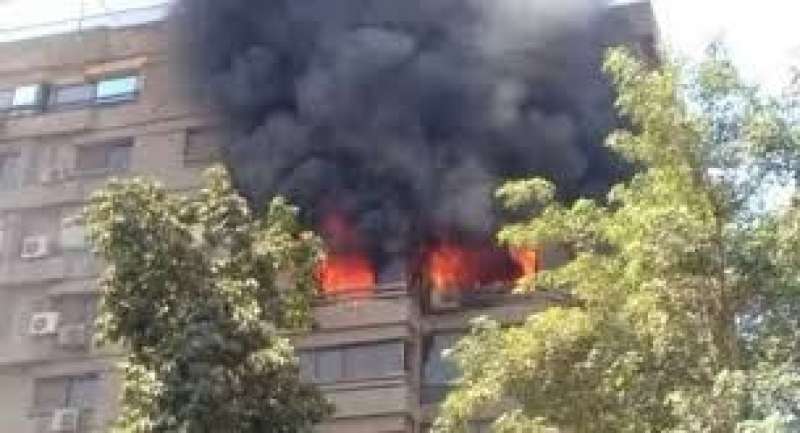 بينهم طفلة.. إصابة 3 أشخاص في حريق شقة بالقاهرة