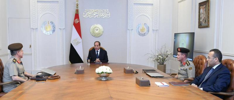 اجتماع الرئيس عبد الفتاح السيسي مع رئيس الهيئة الهندسية