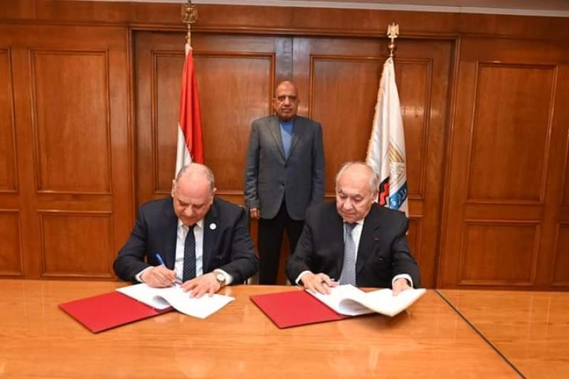 وزير قطاع الأعمال يشهد توقيع مذكرة تفاهم لتطوير شركة النصر لصناعة المواسير