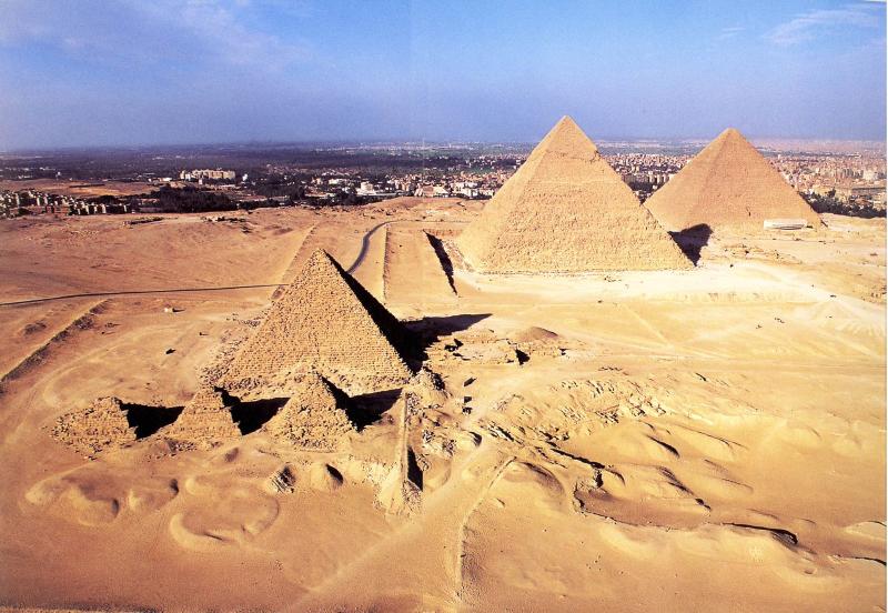 السياحة: مد مواعيد العمل الرسمية بالمتحف المصري بالتحرير ومنطقة أهرامات الجيزة