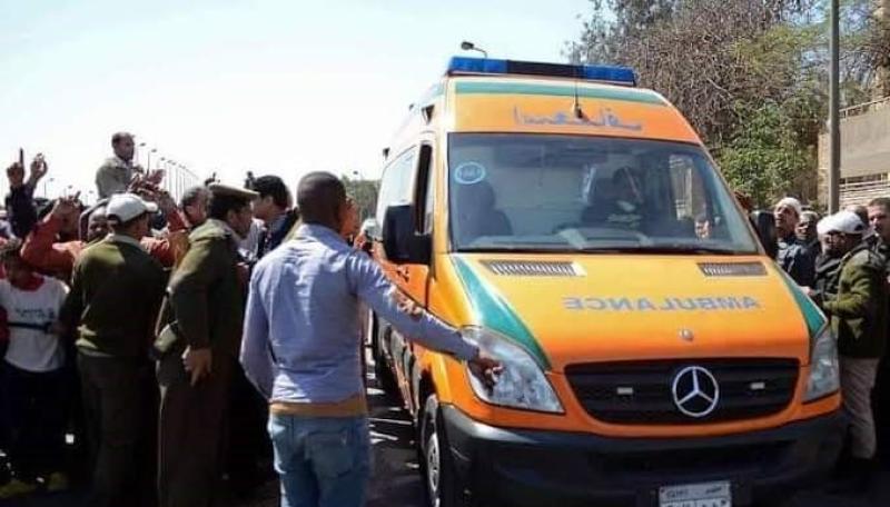 مصرع وإصابة 11 في حادث تصادم سيارتين بكفر الشيخ
