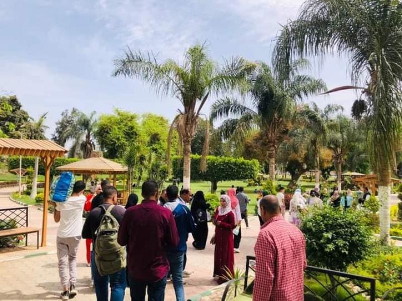 إقبال كبير من المواطنين على حدائق الجيزة في ثالث أيام عيد الفطر «صور»