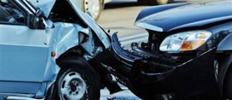 6 مصابين فى حادث تصادم بين سيارتين بسوهاج
