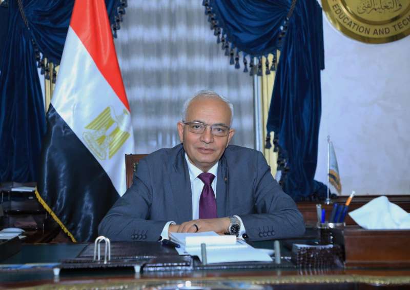 وزير التعليم يوجه الإدارة العامة للامتحانات باستقبال طلاب الثانوية العامة «المصريين» العائدين من السودان