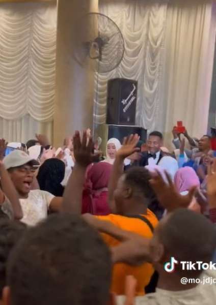 مصرية وسوداني.. حفل زفاف يثير الجدل على مواقع التواصل الاجتماعي