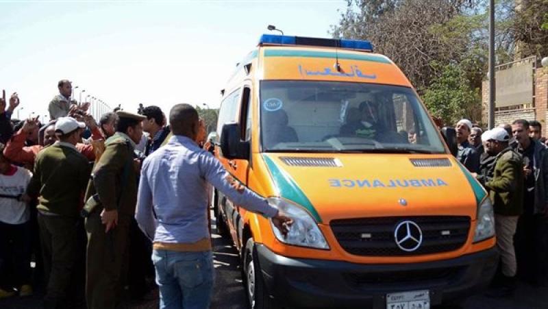 10 مصابين في حادث تصادم بصحراوي المنيا
