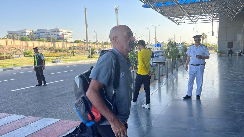 بيراميدز يصل مطار القاهرة للتوجه إلى الإمارات لمواجهة الأهلي في السوبر