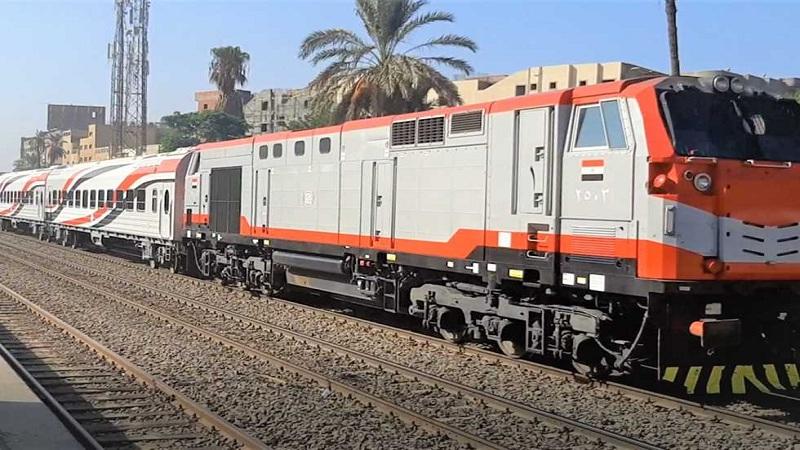 السكة الحديد تكشف تفاصيل التعامل مع أدخنة بقطار إكسبريس مطروح - القاهرة