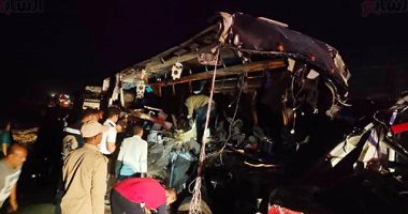 تفاصيل حادث «الخارجة_ أسيوط».. وفاة 17 شخصا وإصابة 19 «صور»