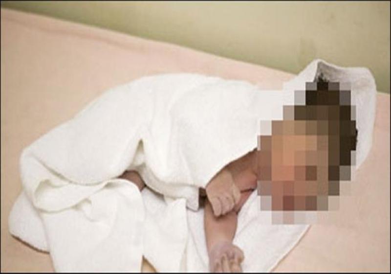 «بامبرز وببرونة».. حل لغز مقتل الرضيع «محمود» على يد جارته بأسيوط