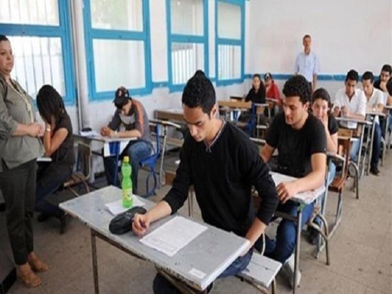 لوجود أجزاء ملغية بالامتحانات.. برلمانية تطالب باستدعاء وزير التعليم