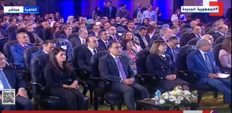 رئيس الوزراء يشاهد فيلما وثائقيا عن نشاط الأمم المتحدة في مصر