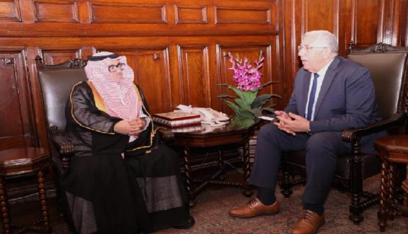 وزير الزراعة يبحث مع مسئول سعودي تنمية الغطاء النباتي ومكافحة التصحر