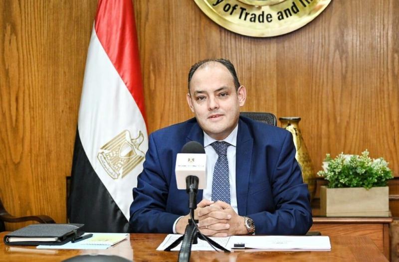 وزير التجارة والصناعة يبحث مع مرسيدس - بنز تعزيز استثماراتها بمصر
