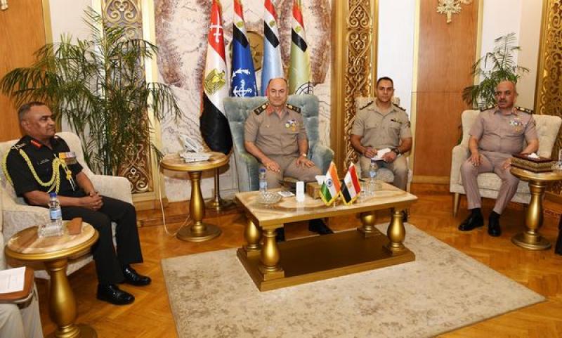 رئيس أركان حرب القوات المسلحة يلتقي قائد الجيش الهندي
