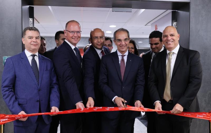 «10 ملايين دولار».. وزير الاتصالات يفتتح مركز مصر للتكنولوجيا والابتكار ETIC