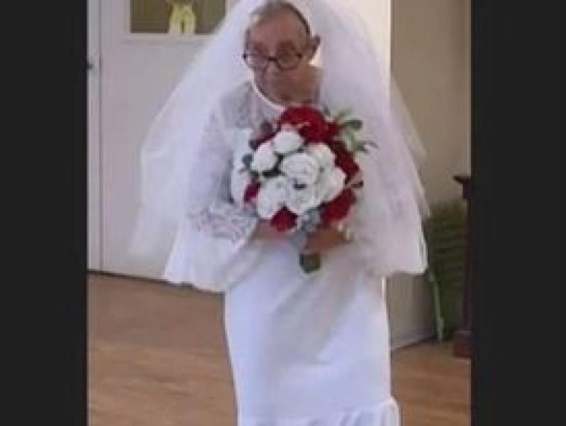 أمريكية 77 عاما تعلن الزواج -صحيفة “الديلي ميل” البريطانية،