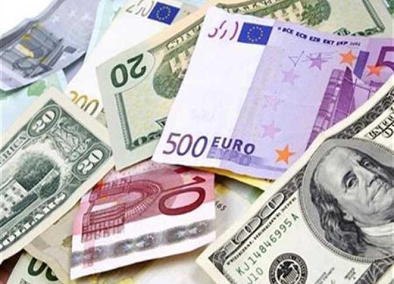 بعد تثبيت الفائدة.. سعر صرف العملات الأجنبية والعربية اليوم الجمعة 19-5-2023