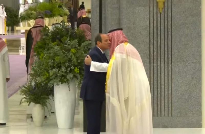 الرئيس يصل مقر انعقاد القمة العربية بجدة