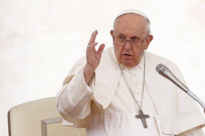 بابا الفاتيكان يدعو إلى وقف العنف في السودان وإلقاء السلاح