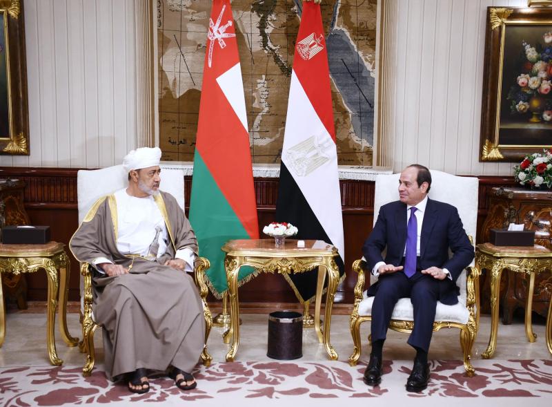 المتحدث الرئاسي ينشر صور استقبال الرئيس السيسي لسلطان عمان