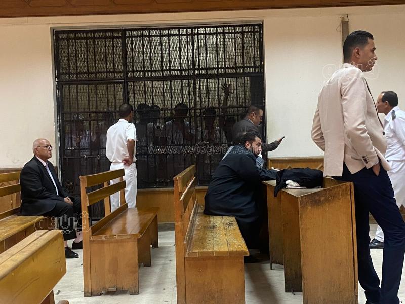 لحضور النطق بالحكم.. وصول المتهمين في وفاة «صيدلي حلوان» لجنايات القاهرة