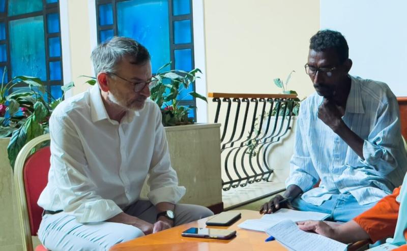 «البرهان» يطالب باستبدال الممثل الخاص للأمم المتحدة في السودان