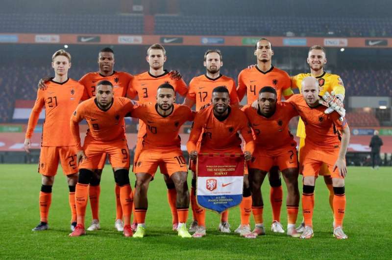 «فان دايك» على رأس قائمة هولندا لمواجهة كرواتيا في نصف نهائي دوري الأمم الأوروبية