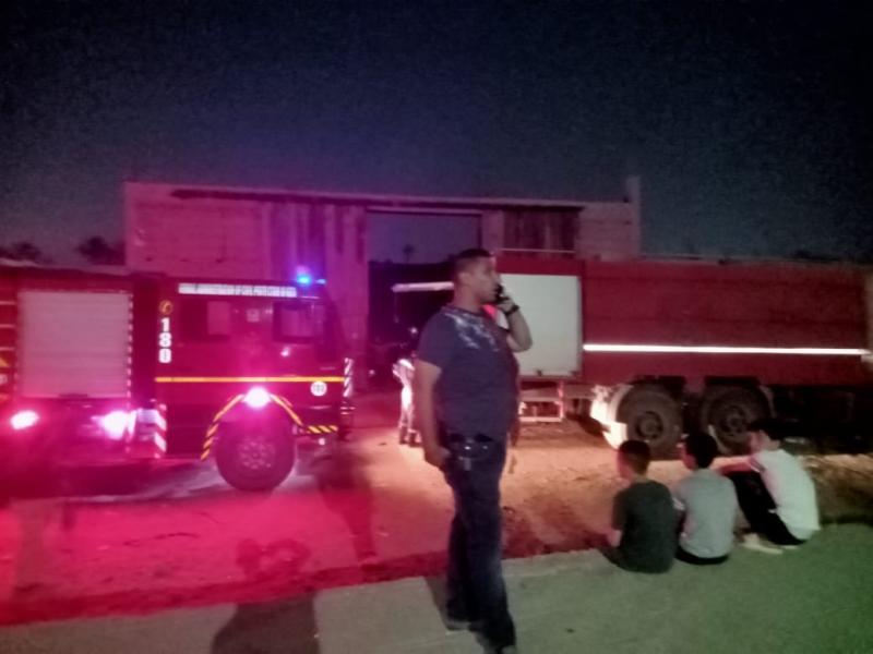 نائب رئيس مدينة أبو النمرس يكشف لـ«الطريق» أسباب حريق مخزن كارتون.. «صور»