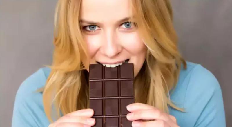 كنز من الفوائد الصحية في الشوكولاتة الداكنة.. تغير حياتك وتخلصك من الإجهاد