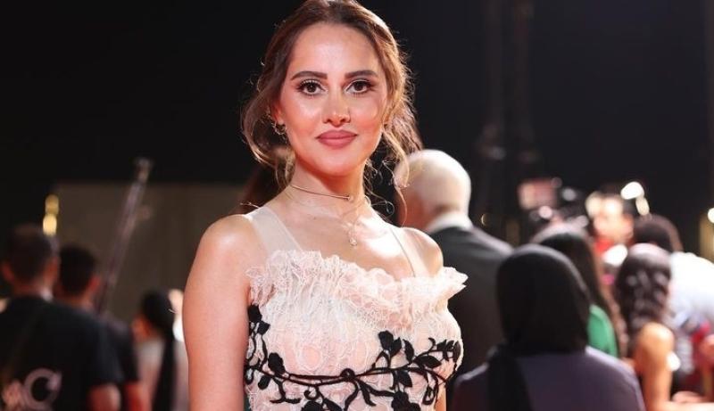 ياسمين رئيس تهنئ دينا الشربيني على فوزها بجائزة أفضل ممثلة: «كانت لحظات فخر»