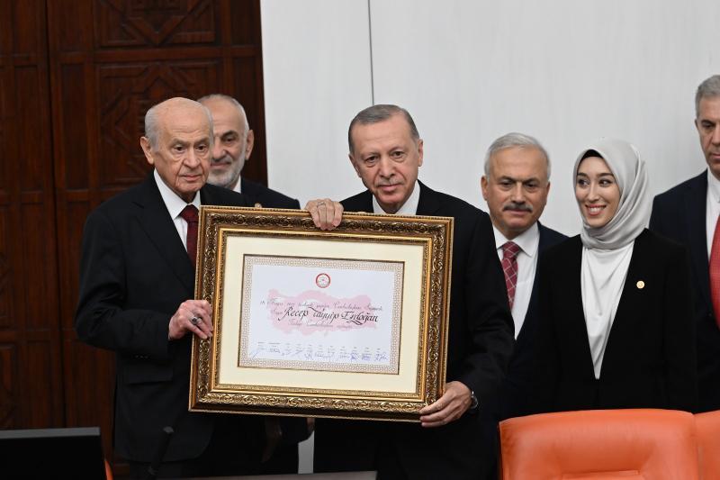 عاجل.. أردوغان يؤدي اليمين رئيسا للبلاد لولاية جديدة