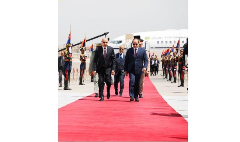 رئيس موريتانيا يدعو السيسي لزيارة بلاده ويهنئ مصر على الإنجازات