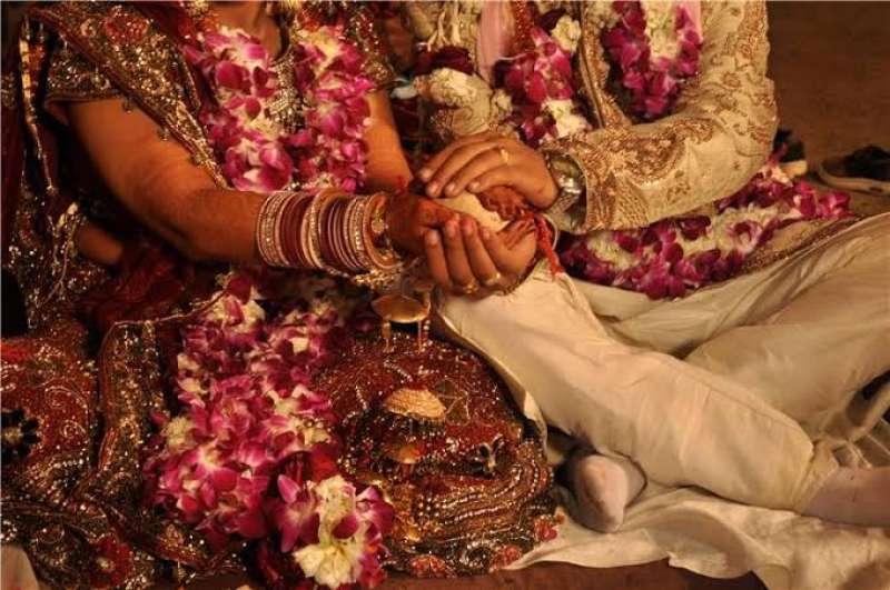 حرق عروسين في الهند 