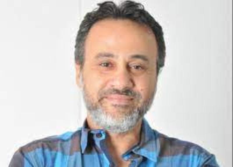 المؤرخ عمرو دوارة يناشد الفنان إيهاب فهمي بانتظام إصدار مجلة المسرح
